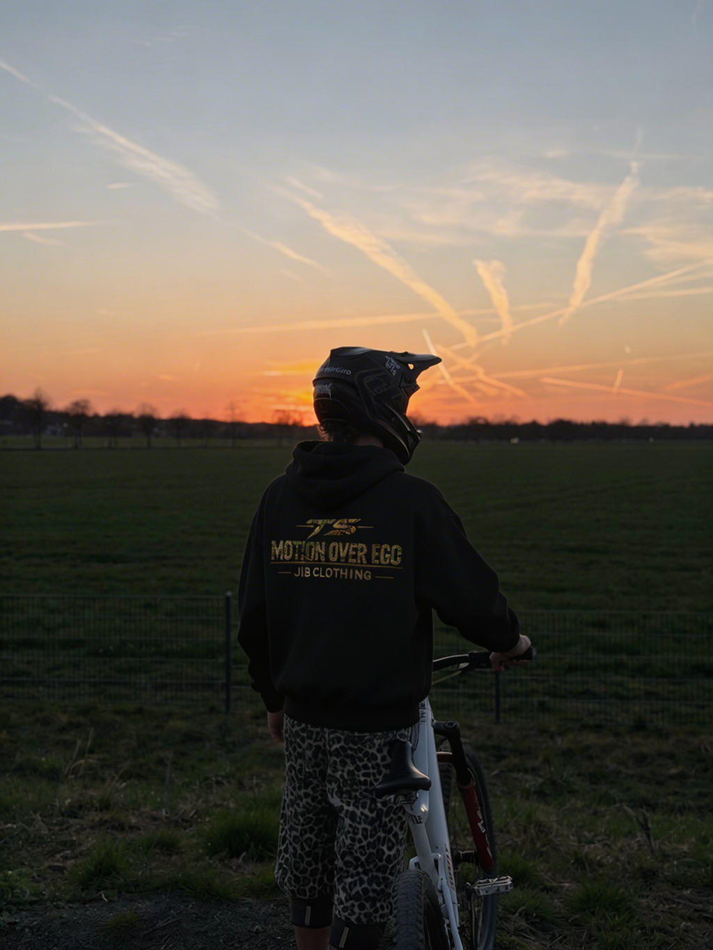 MOTION HOODIE